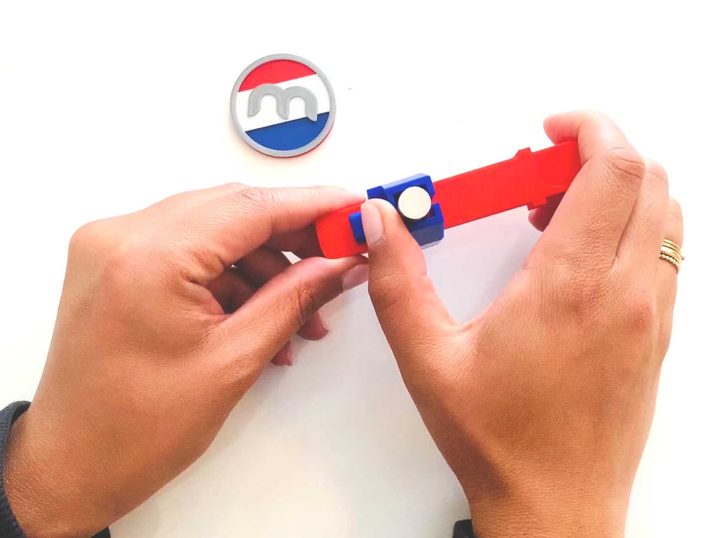 Magneet dispenser - maximale afmetingen: hoogte 1.5mm, Ø15mm - Magnetenspecialist Import & Export B.V.
